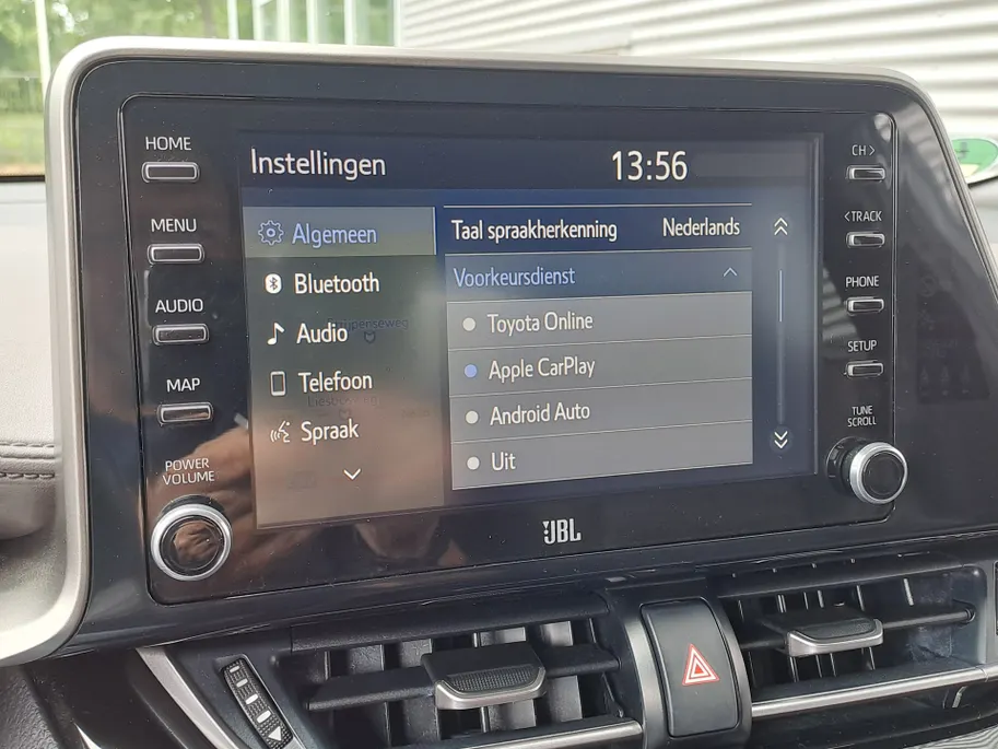 Toyota C-HR 2.0 Hybrid Executive | Automaat | Cruise control adaptief | JBL | Camera | Navigatiesysteem full map | Apple Carplay/Android Auto | LM Velgen