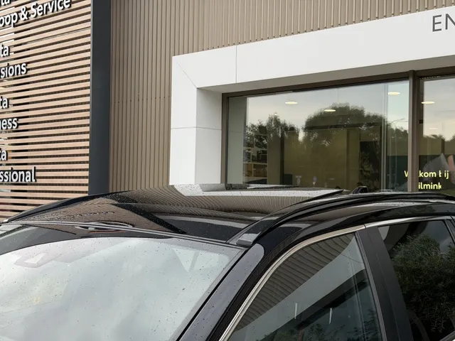Toyota RAV4 2.5 PHEV Bi-Tone+ AWD | Trekhaak | Panoramadak | Stoel Verwarming & Ventilatie |