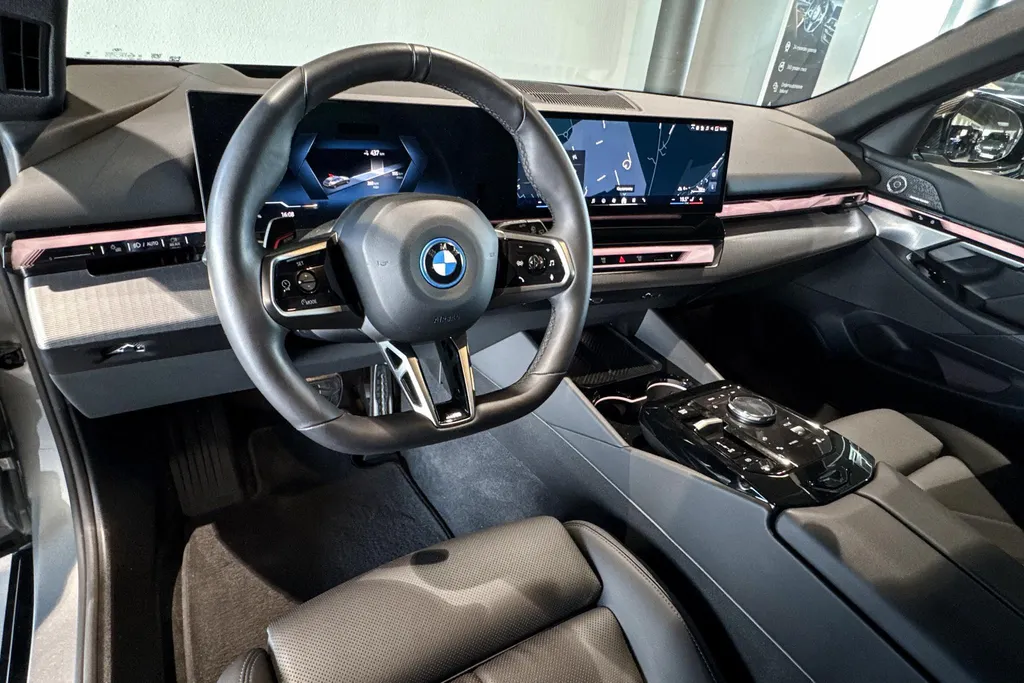BMW i5 Touring eDrive40 84 kWh