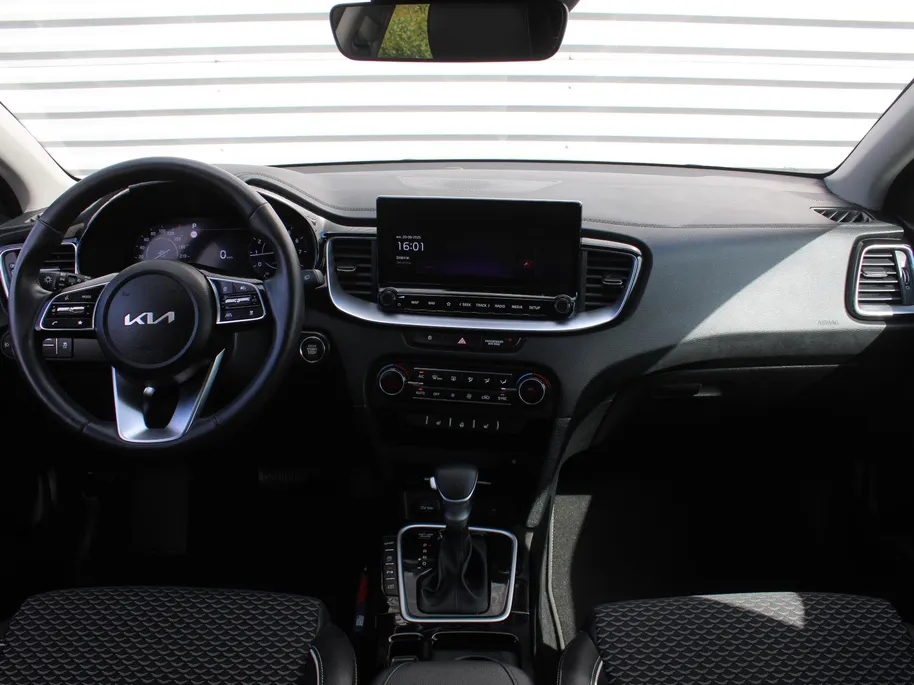 Kia Ceed 1.5 T-GDi DCT7 DynamicPlusLine | BTW Auto | Automaat | Keyless | Stoel verwarming | Navi | Camera | Adap. Cruise |
