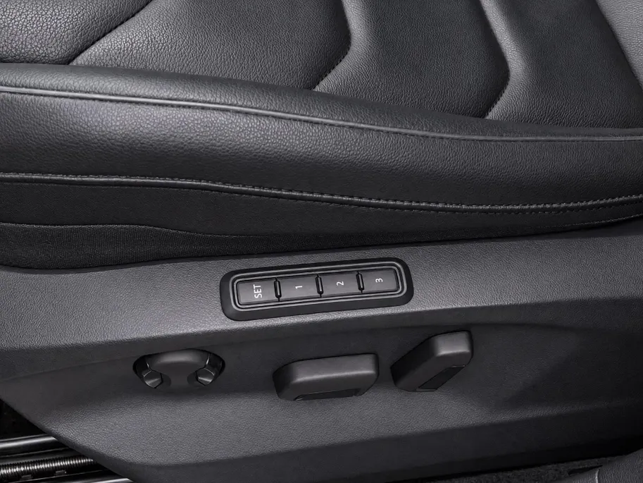 SEAT Tarraco 1.4TSIe-Hybrid 180kW/245PK PHEV FR · Panoramadak · Leder · Trekhaak · Apple/Android Car Play ·