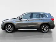 BMW X1 sDrive20i VDL Nedcar Edition | Trekhaak | Camera | Leder | Head-Up Display | Navi | Stoelverwarming | Elektrische achterklep | LED | 12 maanden Bovag Garantie