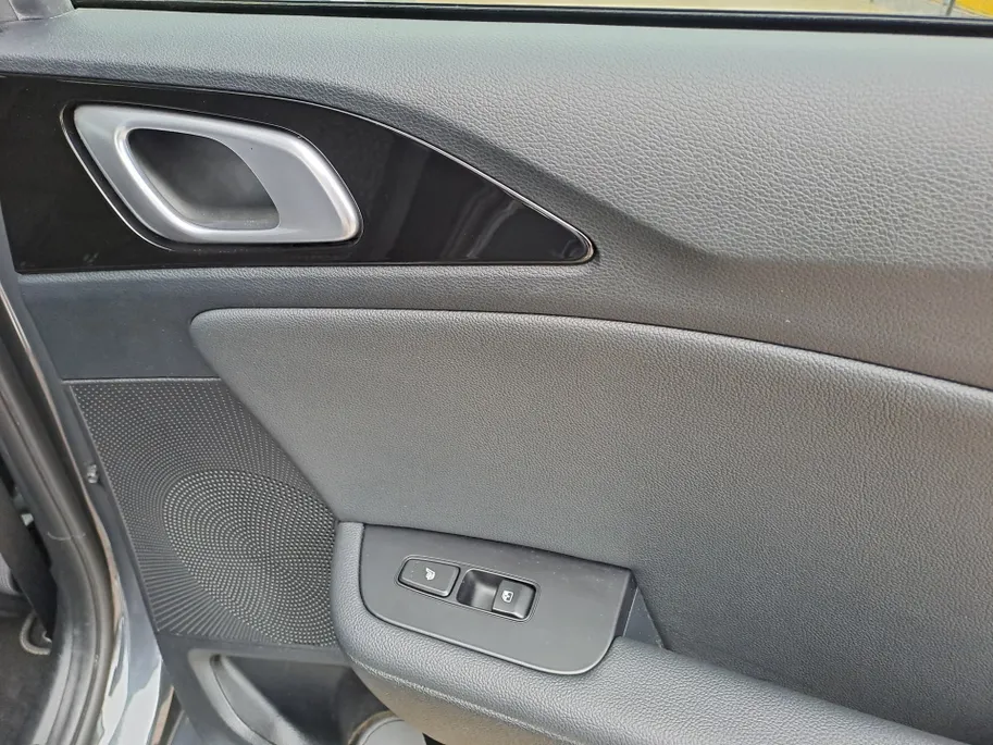 Kia Ceed Sportswagon 1.0 T-GDi ExecutiveLine Navigatie GROOT scherm | Camera | Cruise | Panorama schuif/kanteldak | Dode hoek | Apple Carplay/Android Auto | Stoel/stuur verwarming | JBL | Elektr. achterklep