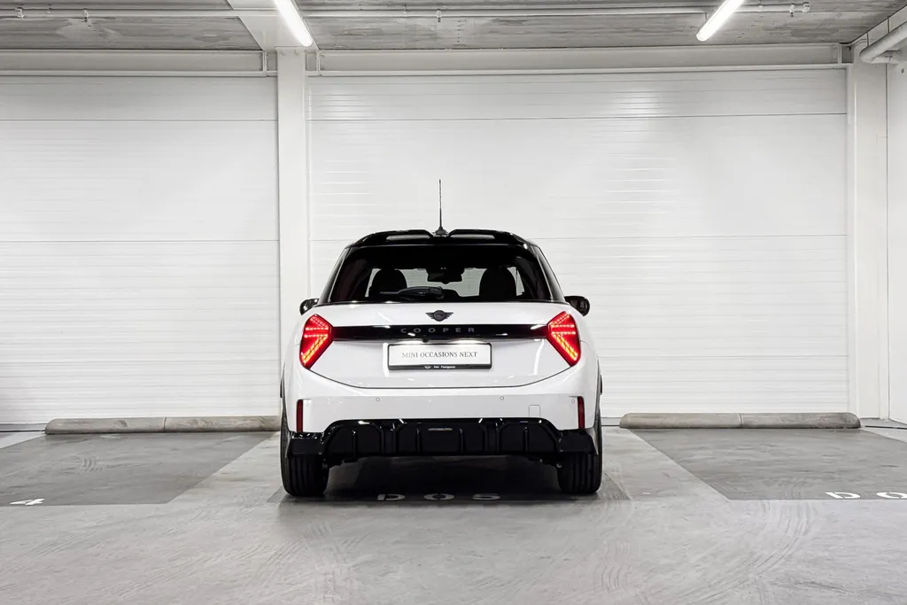 MINI Cooper 5-deurs Cooper C John Cooper Works S