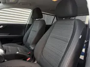 Kia Stonic 1.0 T-GDi MHEV DynamicPlusLine | Apple Carplay / Android Auto | Navigatiesysteem | Stoel + Stuurverwarming | Licht + Regensensor | Parkeersensoren + Camera Achter | Cruise Control | 16' Lichtmetalen Velgen