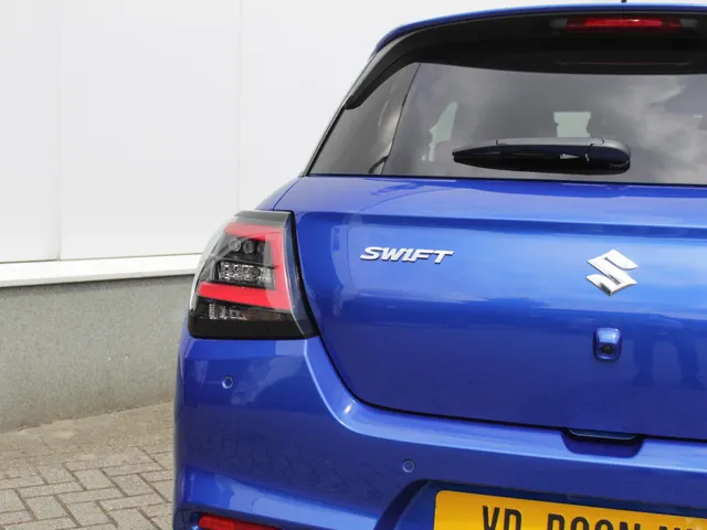 Suzuki Swift 1.2 Select Smart Hybrid Automaat | € 2200,- DEALERKORTING! | Alle kleuren leverbaar!