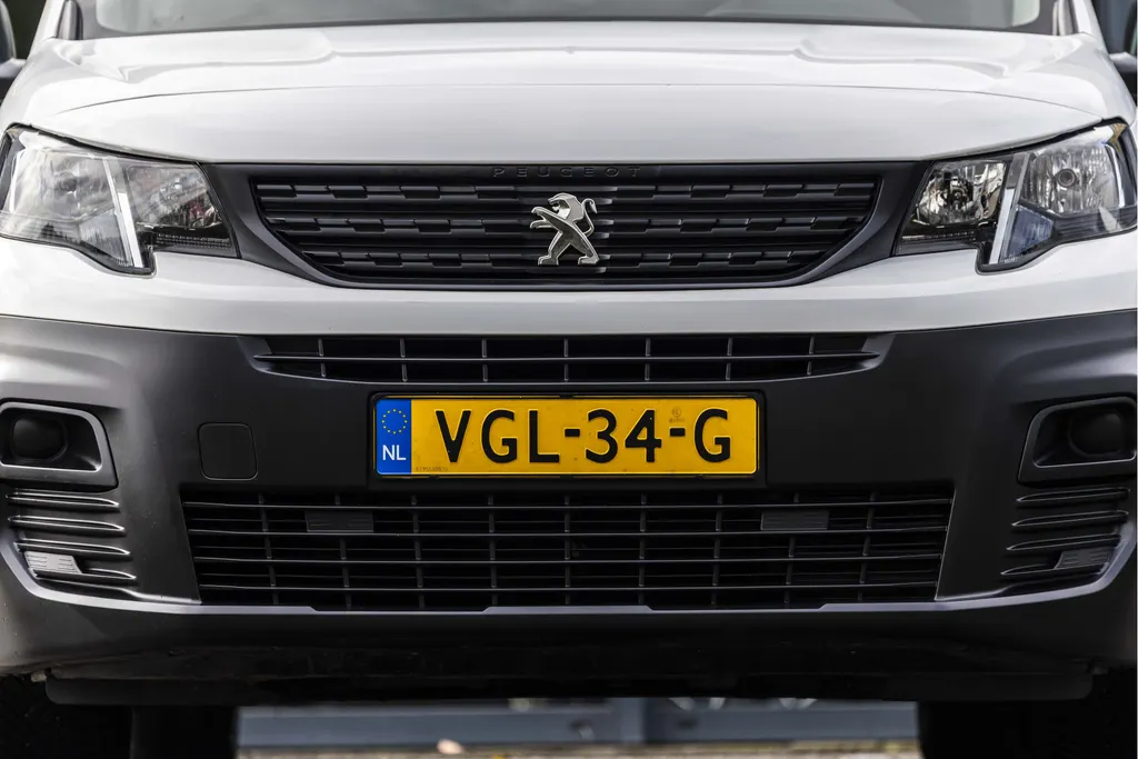 Peugeot Partner 1.5 BlueHDI Pro Long EX.BTW | Inclusief Imperial met ladderrol | All Season banden |