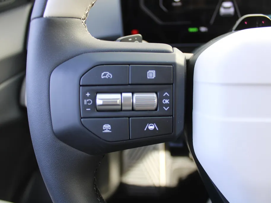 Kia EV4 Fastback GT-PlusLine 81.4 kWh | Schuifdak | Stuur-/stoelverwarming + ventilatie | Camera rondom | Elek. stoelverstelling | Leer | HUD | LED | 19' LM |