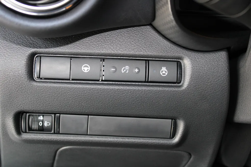 Nissan Juke 1.6 Hybrid Pulse |360grd camera| Bose | Parkeersensoren voor en achter | Navigatie | Automaat| Stoel verwarming | Lederen bekleding | 19inch Wielen| Stuurverwarming |