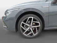 Volkswagen Golf 1.5 eTSI R-Line Business | Airco (automatisch) | Apple Carplay/Android Auto