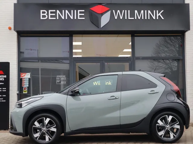 Toyota Aygo X Hybrid 115 pulse Bi-Tone | Easy Pack VERKOCHT