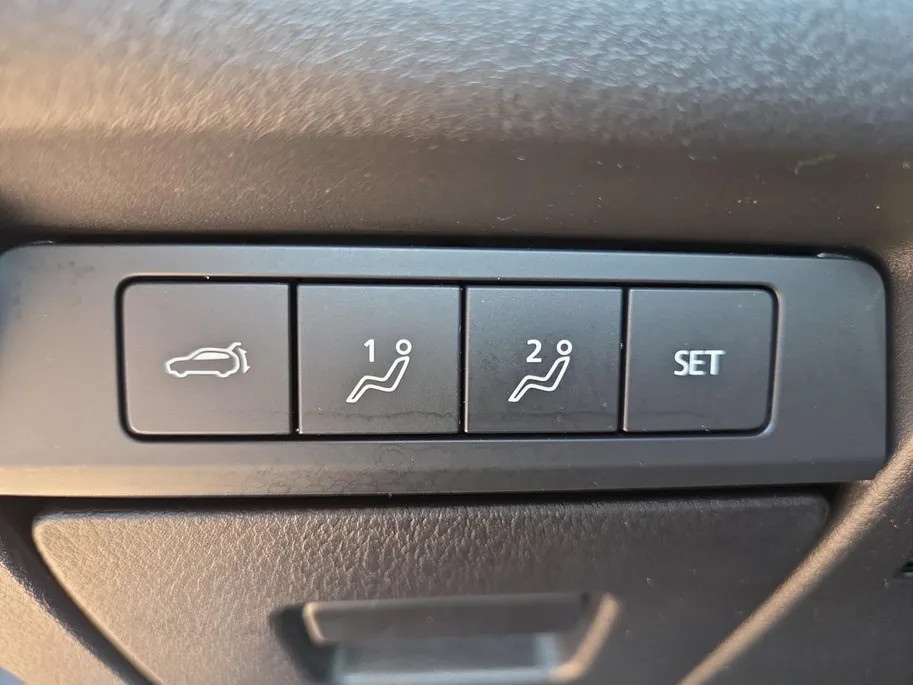 Mazda CX-30 2.0 e-SkyActiv-X M Hybrid Luxury | Automaat| Dealeronderhouden | Stoelverwarming | Bose |  Zeer nette auto | Lederen interieur | BLIS | Adaptive cruise control | Camera | carplay |