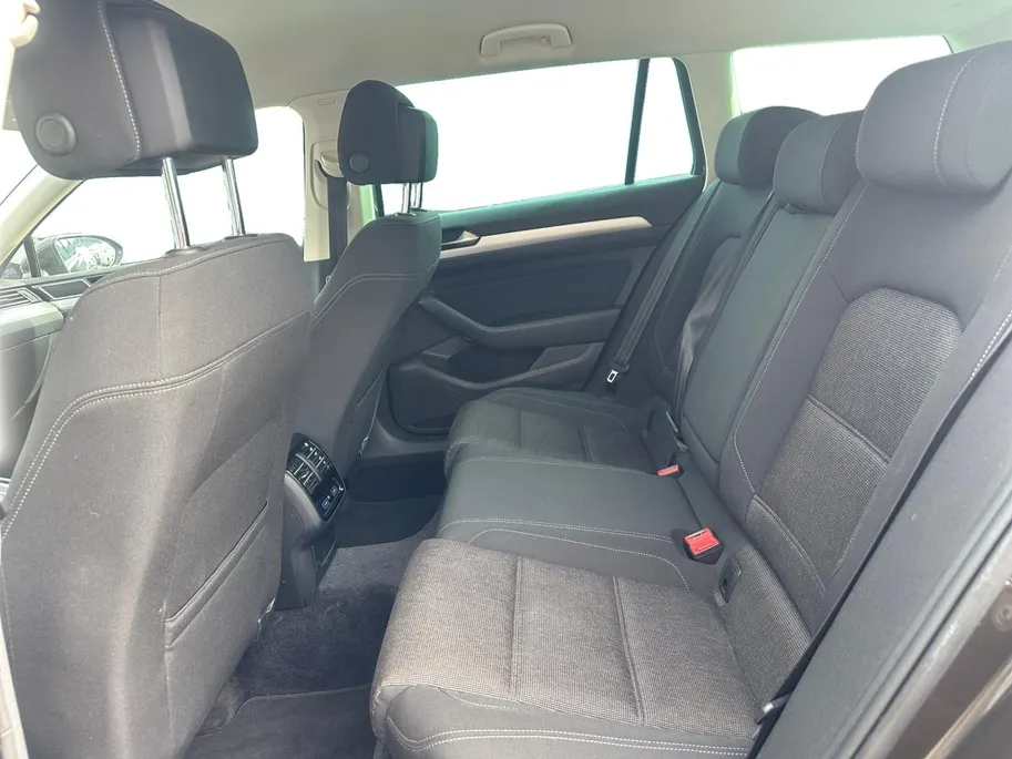 Volkswagen Passat Variant 1.4 TSI Comfortline Business | NL-AUTO | LED | APPLE CAR PLAY/ANDROID AUTO | 12 MAANDEN BOVAG GARANTIE |