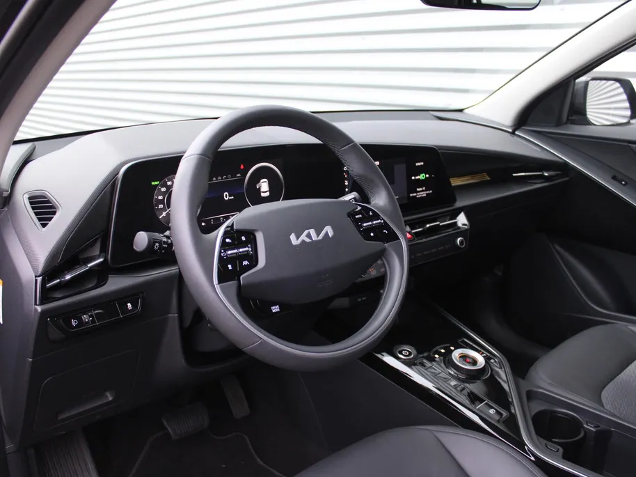 Kia Niro EV DynamicLine 64.8 kWh | 17' LM | Airco | Cruise | Camera | Navi | PDC |