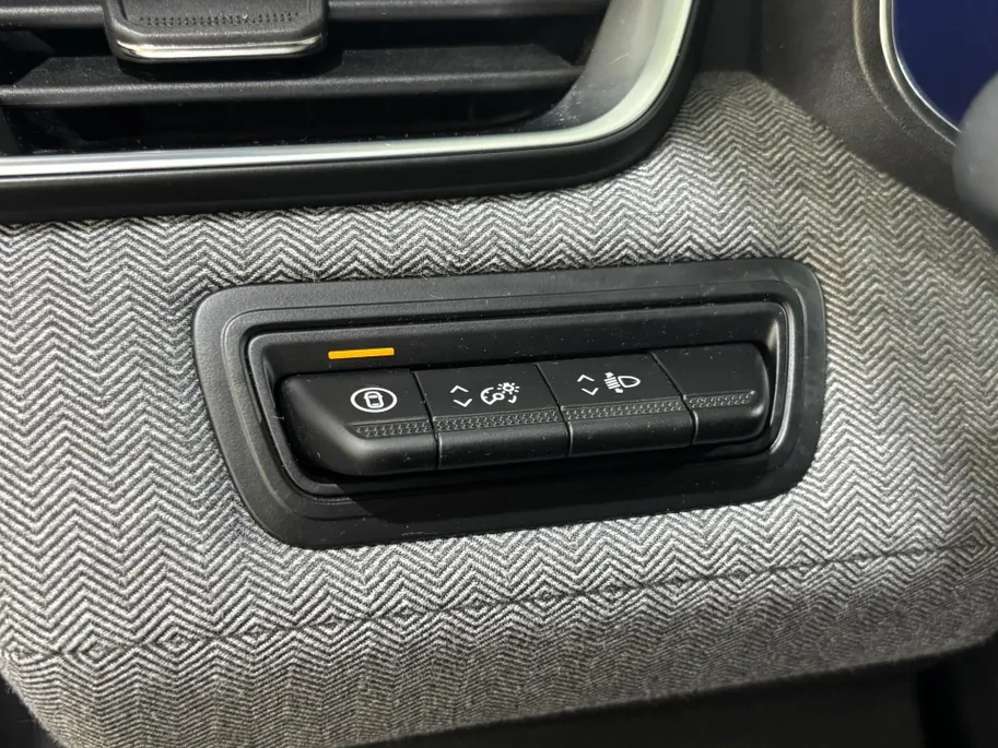 Renault Clio 90PK TCe GPF Techno | 9,3' Navi | Climate Control | Apple CarPlay/Android Auto | Camera | Cruise Control | Parkeersensoren | Full LED | Lichtmetalen Velgen | Digital Cockpit | Licht & Regen Sensor |