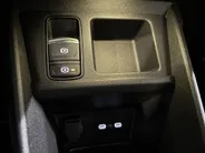 Renault 5 Comfort Range Iconic Cinq 52 kWh Automaat | DEMO | Harman Kardon Audio | Camera | Blind Spot Warning | Adaptive Cruise Control | Climate Control | Apple CarPlay/Android Auto | Digital Cockpit |