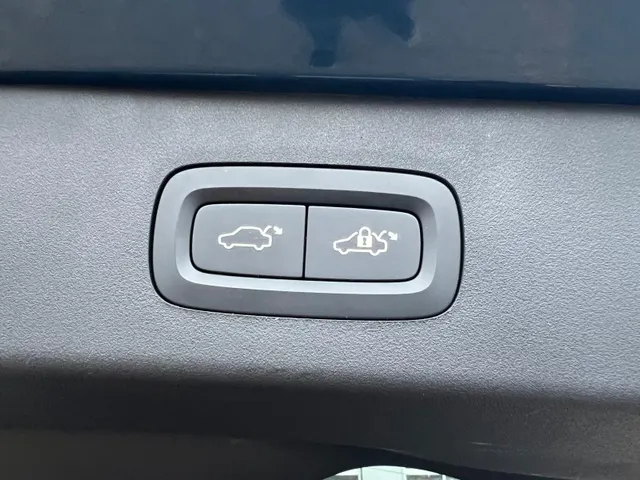 Lynk & Co 01 1.5 AUTOMAAT | 360 CAMERA | PANORAMA DAK | EL A. KLEP | ADAPTIVE CRUISE | ZWARTE HEMEL | ROLHOES |