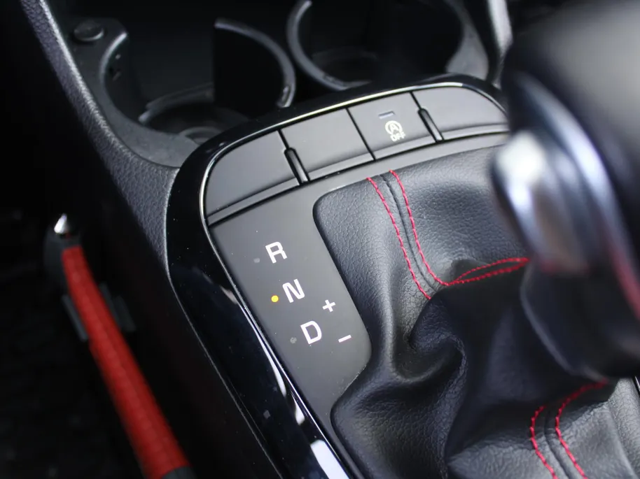 Kia Picanto 1.0 DPi GT-Line | Automaat | Cruise | Camera | Navi | 15' LM | All season | LED | Keyless | PDC |