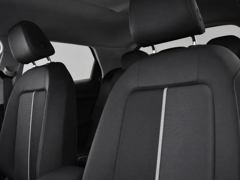Audi A1 Sportback Advanced edition 30 TFSI 116 PK · Audi Sound · Afgevlakt sportstuur · Full led verlichting · Privacy glas