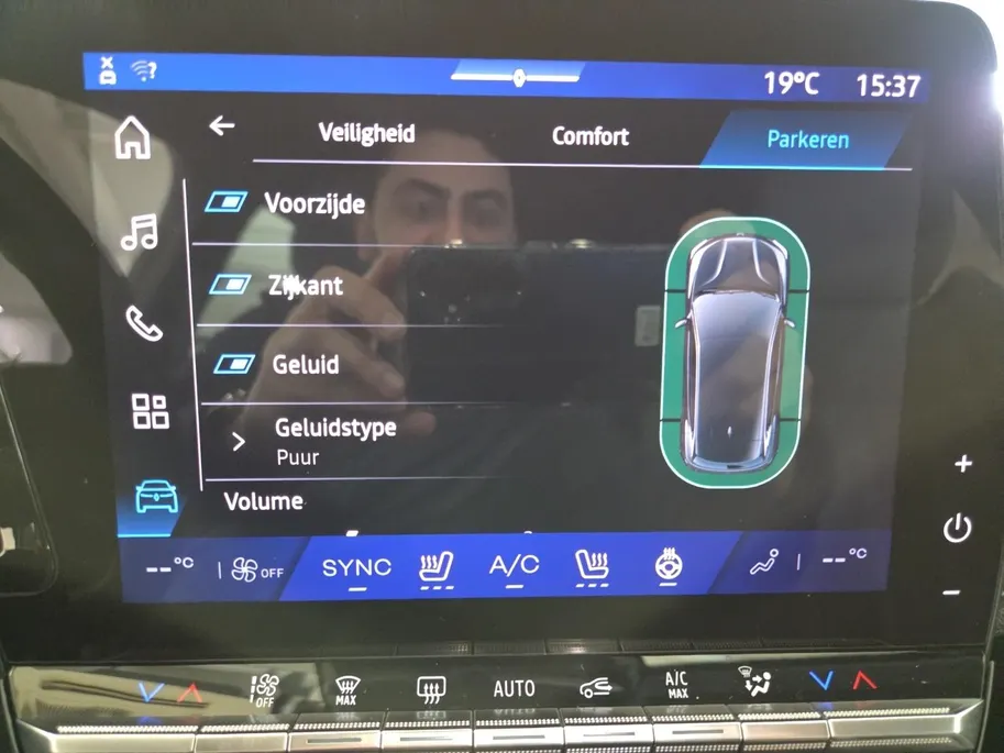 Renault Megane E-Tech comfort range Evolution 60 kWh * Cruise Control Adaptief * Stoelverwarming * Camera * Carplay * LM Velgen 18' *
