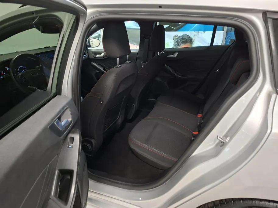 Ford Focus Wagon 1.0 EcoBoost Hybrid ST Line | Automaat | Winter Pack | Adap Cruise |