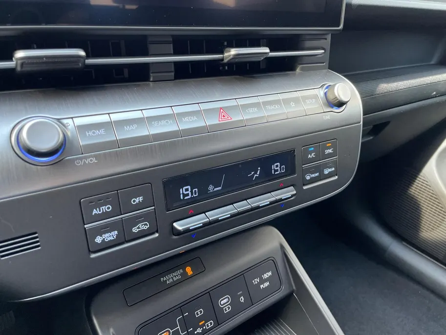 Hyundai Kona Electric Premium 64.8 kWh | Nieuw | Uit voorraad leverbaar | Zeer compleet | 440 km range | Hyundai Rotterdam - Noord |