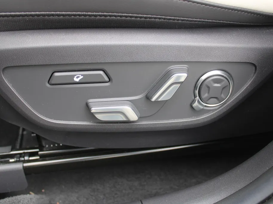 Kia EV5 GT-PlusLine 81.4 kWh | Schuifdak | Stuur-/stoelverwarming + ventilatie | Warmtepomp | 360 Camera | Geheugenstoel | Leer | HUD | LED | 19' LM |
