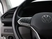 Volkswagen Bedrijfswagens Transporter 2.0 TDI 150pk DSG L1H1 28 · Apple/Android Car Play · Afneembare Trekhaak · Cruise Control · Airco · Navigatie · Parkeersensoren ·