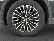 Volkswagen Tiguan 1.5 eTSI 130pk DSG Life Edition · 360 Camera · Inklap. Trekhaak · Stuur- & Stoelverwarming · Dodehoeksensoren · Apple/Android Car Play · Garantie t/m 17-11-2027