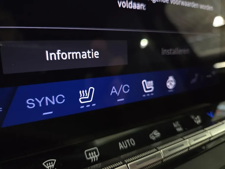 Renault Megane E-Tech comfort range Evolution 60 kWh * Cruise Control Adaptief * Stoelverwarming * Camera * Carplay * LM Velgen 18' *