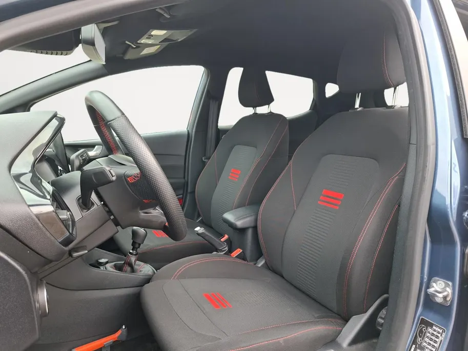 Ford Fiesta 1.0 EcoBoost Hybrid ST-Line 125 pk | Stoel- stuur en voorruitverwarming | Navigatie via Apple Carplay & Android auto | Parkeer sensoren