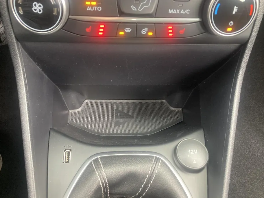 Ford Fiesta 1.0 EcoBoost 125 pk Hybrid Titanium Apple Carplay/ Android Auto - Winter Pack -Climate Control