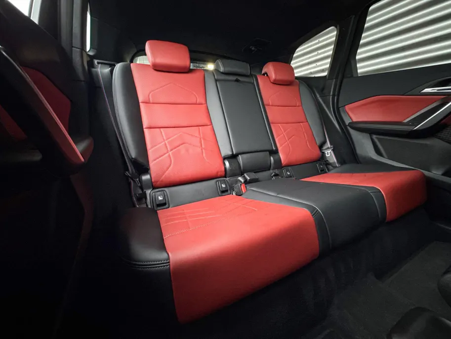 BMW iX1 xDrive30 67 kWh