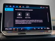 Volkswagen Golf 1.5 eTSI 150pk DSG R-Line · Apple/Android Car Play · Trekhaak ·  Camera + Parkeersensoren · Stoelverwarming · Garantie t/m 24-09-2030 of 100000km.