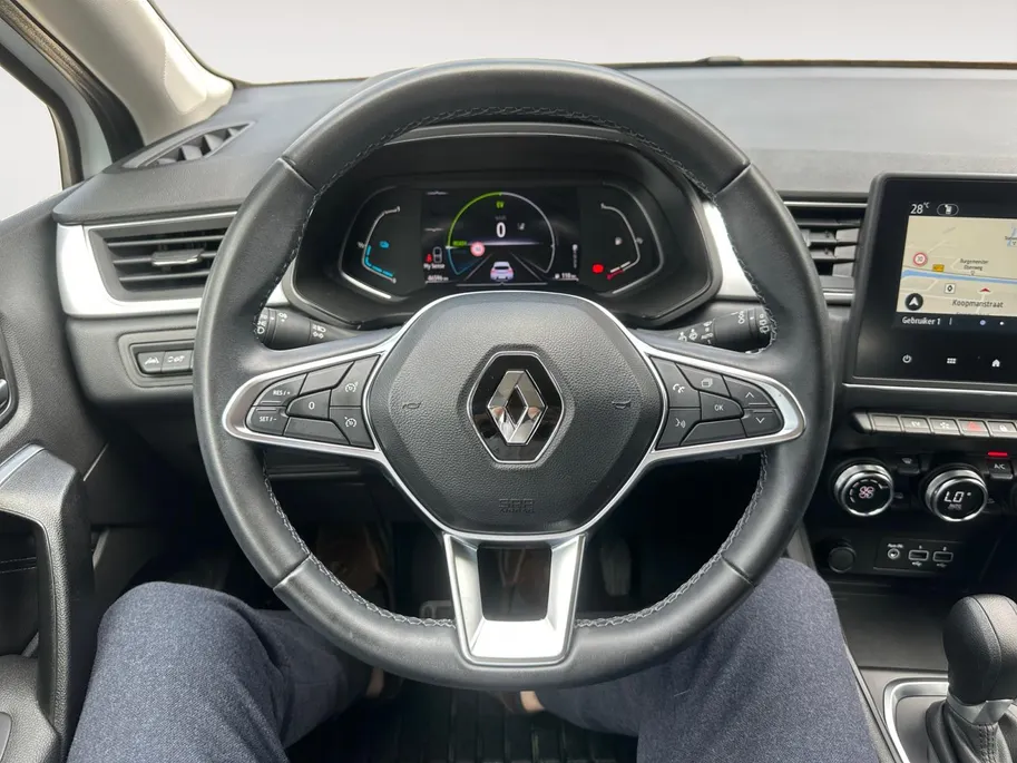 Renault Captur 1.6 E-Tech Hybrid 145 Intens | Automaat | Apple Carplay & Android Auto | Camera | Parkeersensoren | LMV | Cruise & Climate Control | 12 Maanden BOVAG Garantie