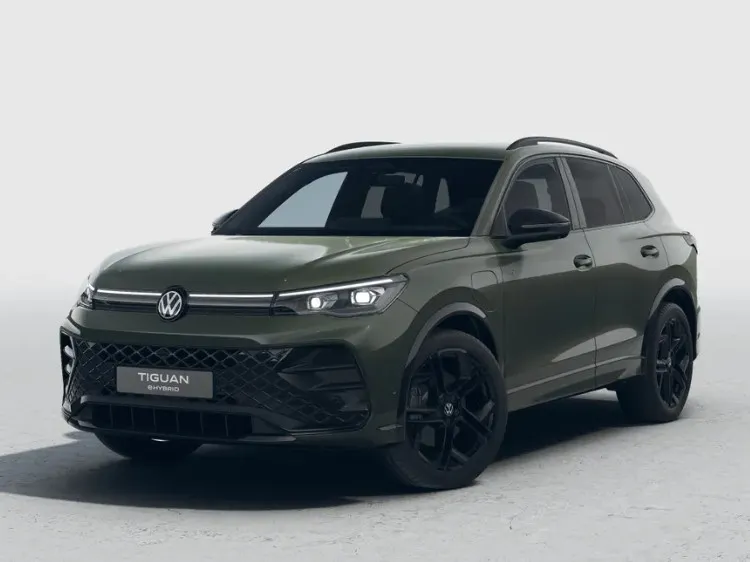 Volkswagen Tiguan R-Line Edition 1.5 eHybrid 204 PK 6 versn. DSG · Black Style Pakket · Panoramaschuif-kanteldak · Trekhaak inklapbaar, met elektrische ontgrendeling, incl. aanhangermanoeuvreerhulp Trailer Assist · Prijs is inclusief inruilpremie ·