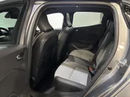 Renault Clio 90PK TCe GPF Techno | 9,3' Navi | Camera | Parkeersensoren | Cruise Control | Climate Control | Licht & Regen Sensor | Apple CarPlay/Android Auto | Full LED | Lichtmetalen Velgen |