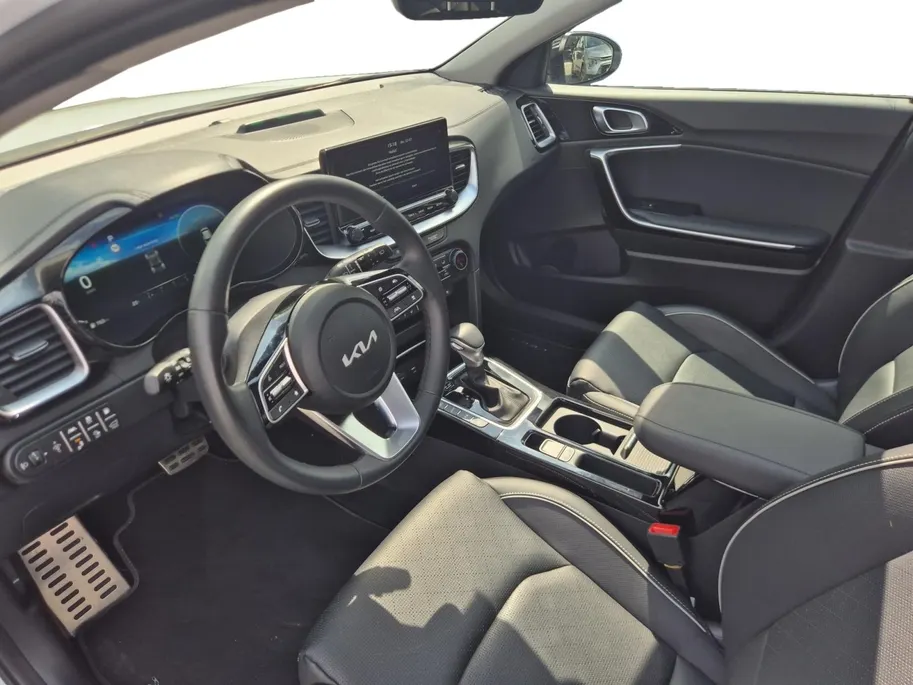 Kia XCeed PHEV Executiveline | Cruise Control | Climate Control | Camera | Memory Stoelen | Open Dak | Stoelverwarming | Stuurverwarming | Stoelverkoeling | Elektrische Kofferbak |