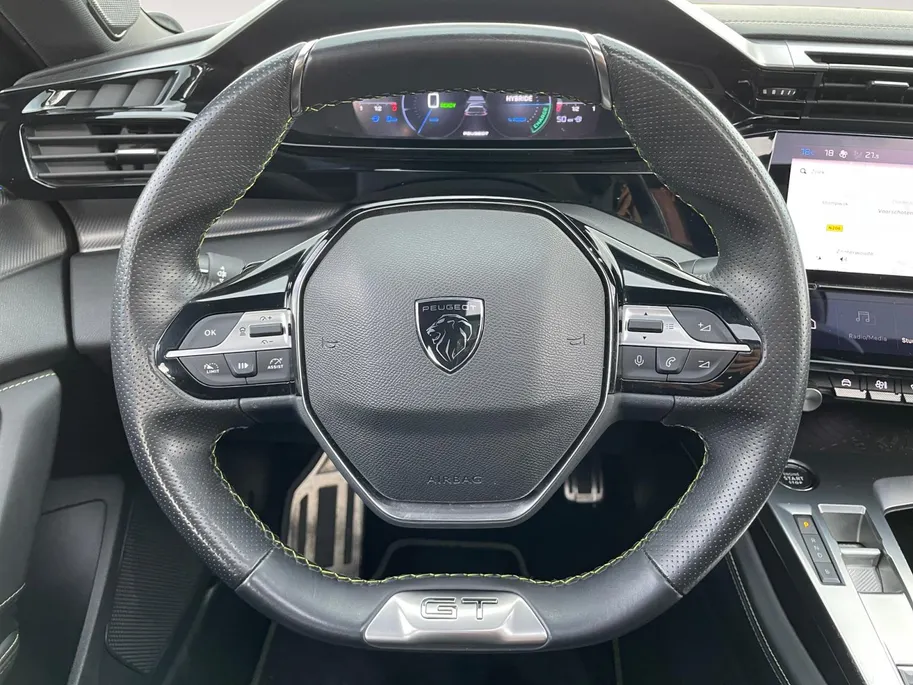 Peugeot 408 1.6 HYbrid GT 225 EAT8 First Edition *Navi*360Camera*Schuif/kanteldak*Trekhaak*Focal Audio*Adapt. Cruise Control* Memory stoel*Elekt. achterklep*Zeer nette auto!