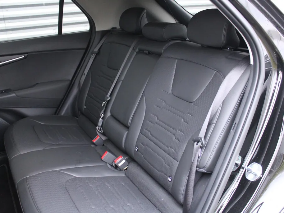 Kia Niro EV DynamicPlusLine 64.8 kWh | 17' LM | Schuif / Kantel dak | Navi | Cruise | Airco | Camera | 17% bijtelling |