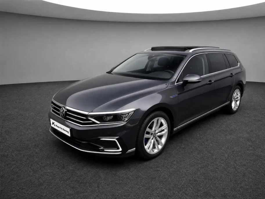 Volkswagen Passat Variant 1.4 TSI 218pk DSG PHEV GTE Business · Panoramadak · Camera · Apple/Android Car Play · Navigatie · Stoelverwarming · 18'' Inch ·