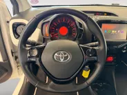 Toyota Aygo 1.0 X-JOY | NAVI | CAMERA | DEALERONDERHOUDEN |
