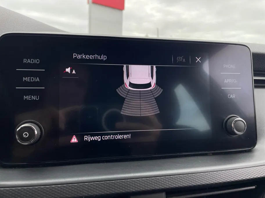 Škoda Kamiq 1.0 TSI Active *Navi via Carplay*Parkeersensoren*Cruise Control*Airco*LM.Velgen*Leuke auto!