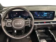 Kia Sorento 1.6 T-GDi Plug-in Hybrid 4WD DynamicPlusLine 7p | Apple Carplay / Android Auto | Navigatiesysteem | Licht + Regensensor | Stoel + Stuurverwarming | Elektrisch Verstelbare Bestuurdersstoel | Elektrisch Bedienbaar Schuif / Kanteldak | Elektrisch bedienbare 