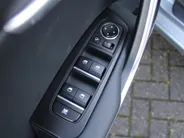 Kia Ceed 1.0 T-GDi DynamicPlusLine | Stuur-/stoelverwarming | Camera | Draadloos laden | LED | Dodehoek detectie | 16' LM |
