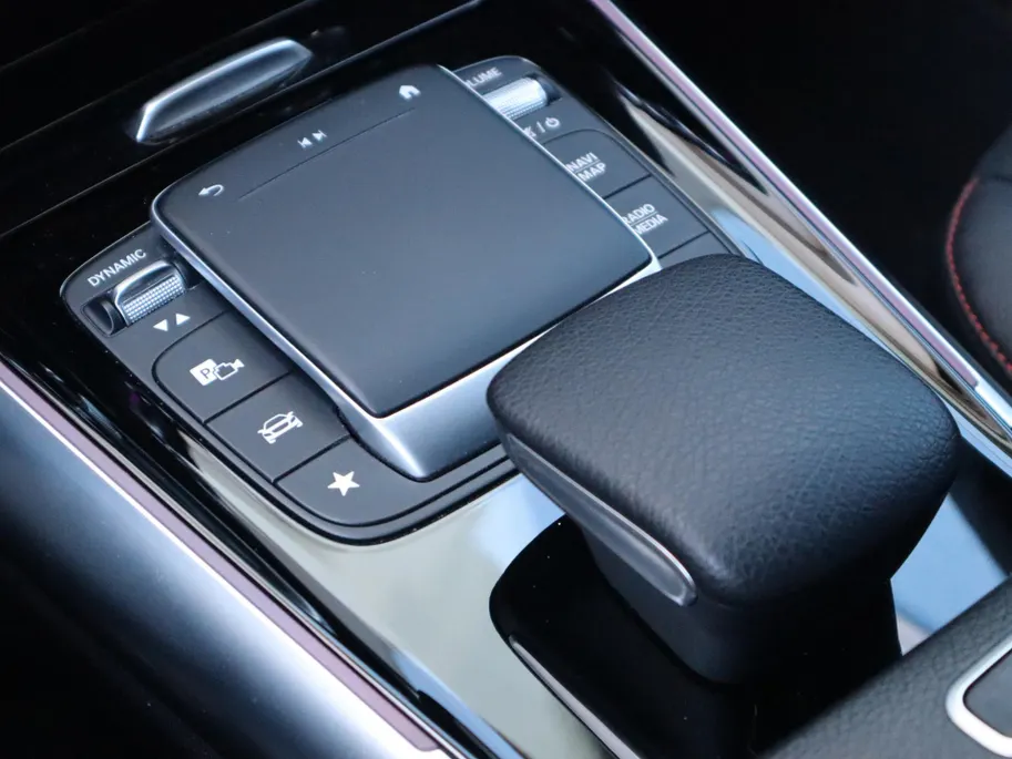Mercedes-Benz GLA 250 e AMG Line l Keyless l Achteruitrij camera l Stoelverwarming l Memory