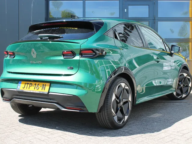 Renault Clio 1.8 Hybrid 160 AUT techno | Navigatie | Adaptive Cruise | Achterspoiler | Stoelverwarming | DEMONSTRATIE AUTO, VRAAG NAAR BESCHIKBAARHEID |