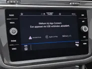 Volkswagen Tiguan 1.5 TSI 150pk DSG R-Line · Panoramadak · Camera · Trekhaak · Harman Kardon Sound  · Apple/Android Car Play · Keyless · Matrix LED · Stuur- & Stoelverwarming ·