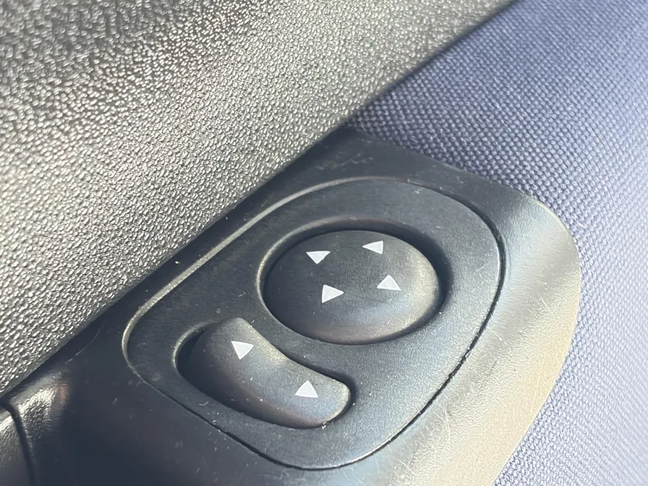 Fiat 500 1.0 Hybrid Cult Airco , lichtmetalen velgen 15' , navi  , parkeersensor , tel , usb-c , Apple Carplay/Android Auto .