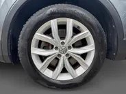Volkswagen Tiguan 2.0 TSI 4Motion Highline | Trekhaak | Adapt. Cruise Control | Stoelverwarming | Climate Control | Parkeersensoren |